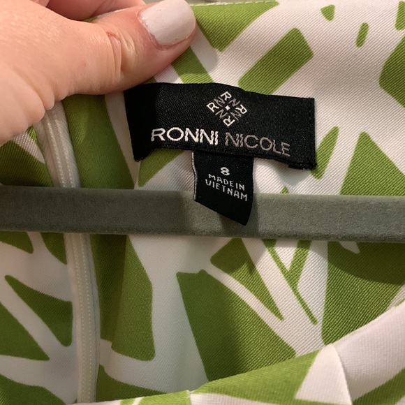 Green and White Dress - Picture 2 of 3